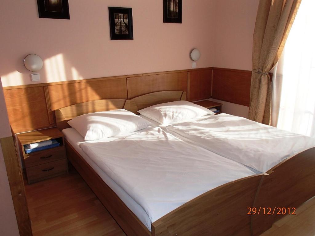 Pension Magnolia Trenčín Zewnętrze zdjęcie